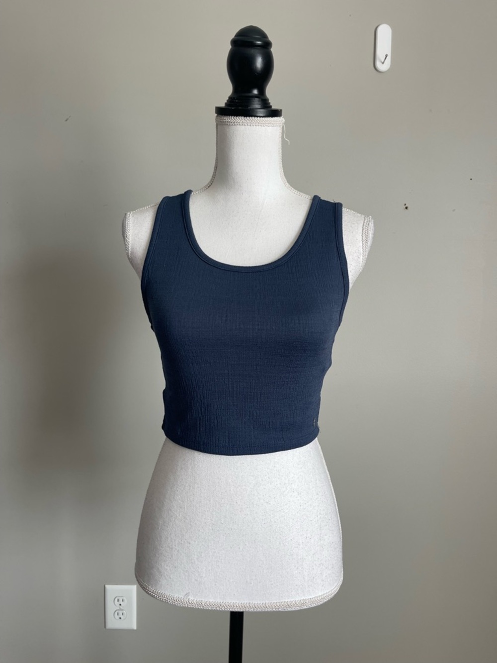 Roxy Navy Ribbed Scoop Crop Tank Top Sz M - Picture 2 of 8
